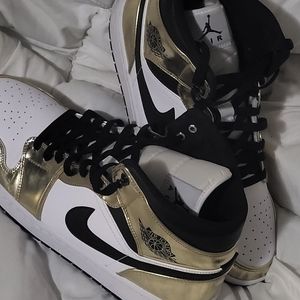 AIR JORDAN 1 MID SE